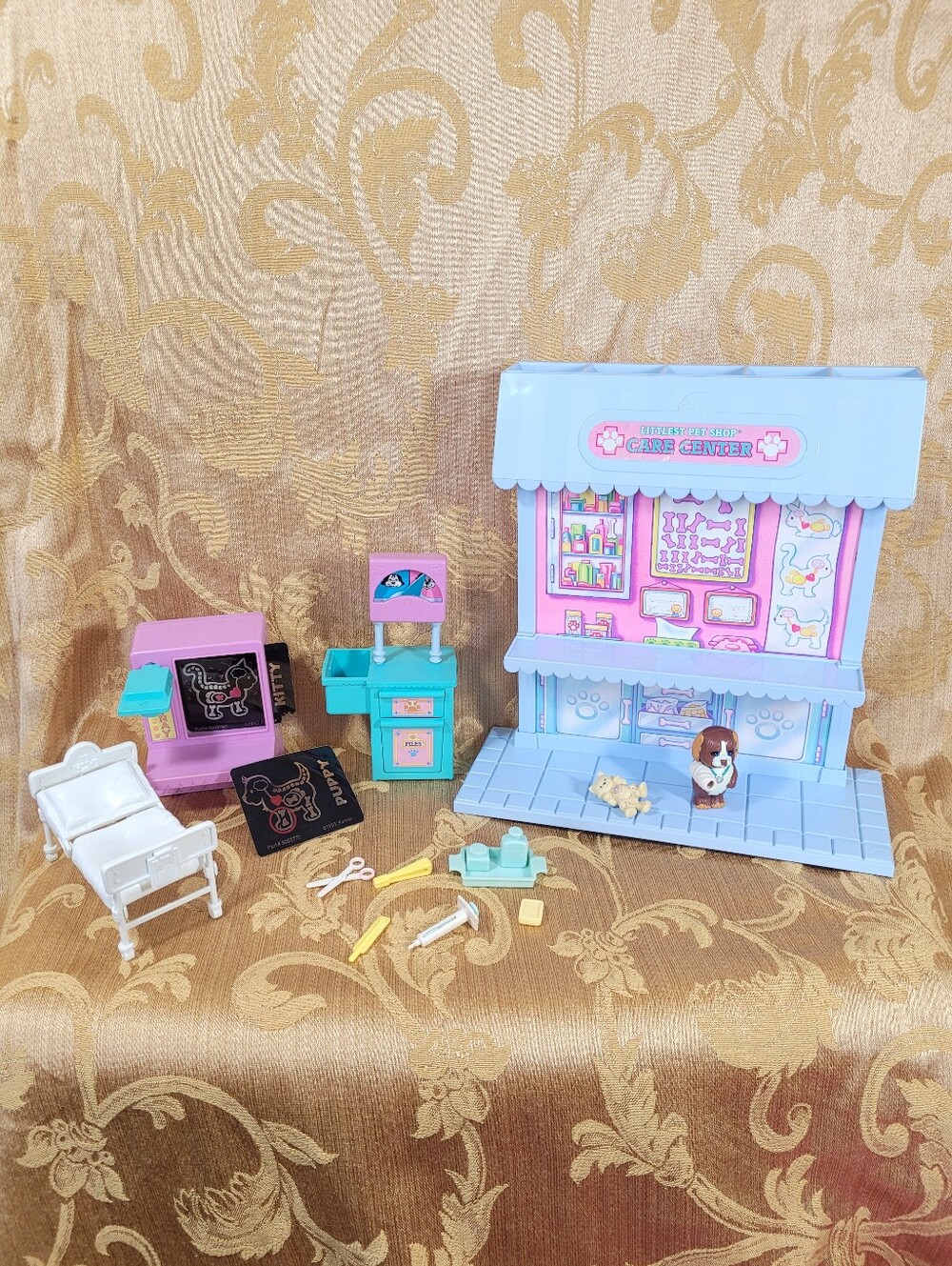 1993 Littlest Pet Shop Care Center Vet Hopsital Vintage Kenner Toys Set